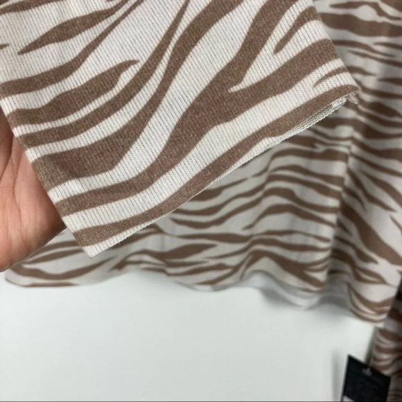 NEW Onzie Camel Zebra Weekend Crop Hoodie Sz M/L - Picture 6 of 10